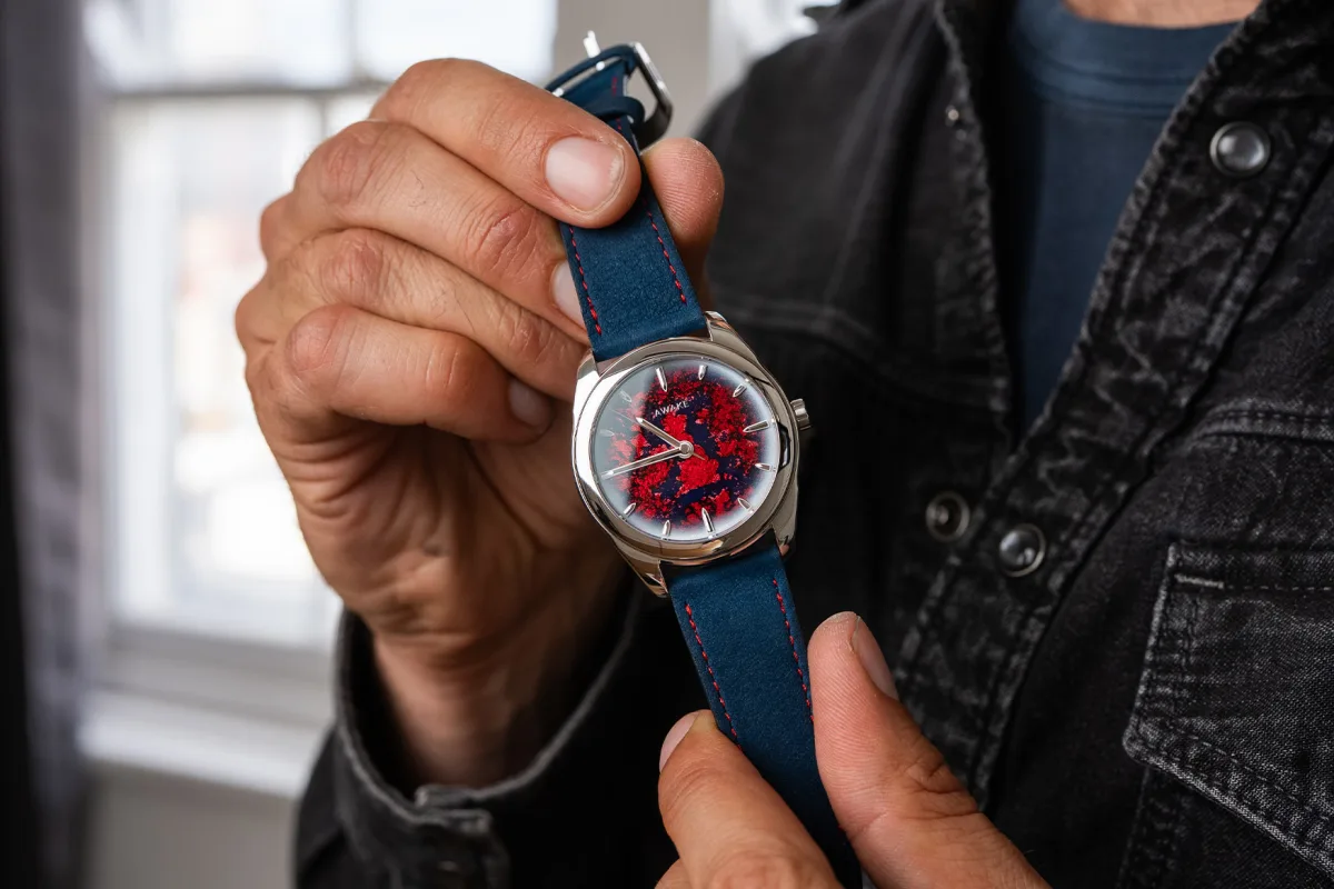 Blue nubuck strap of the Awake Sơn Mài Union Jack
