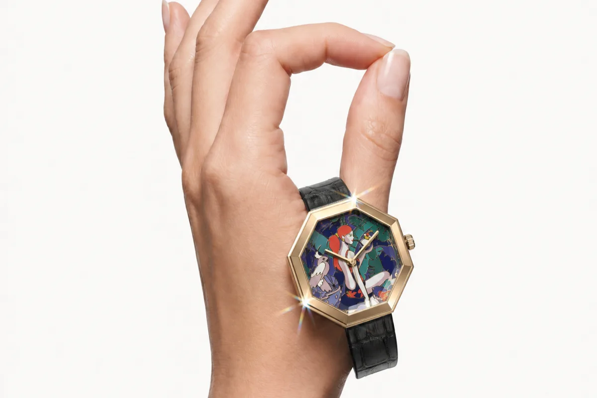 Side view of The Face in Time watch case