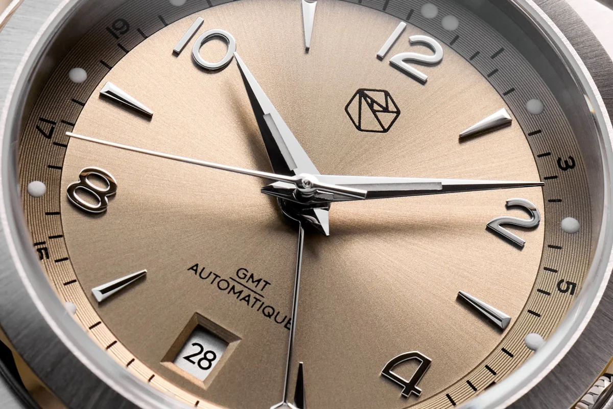 Manime La Méridienne watch dial with date window