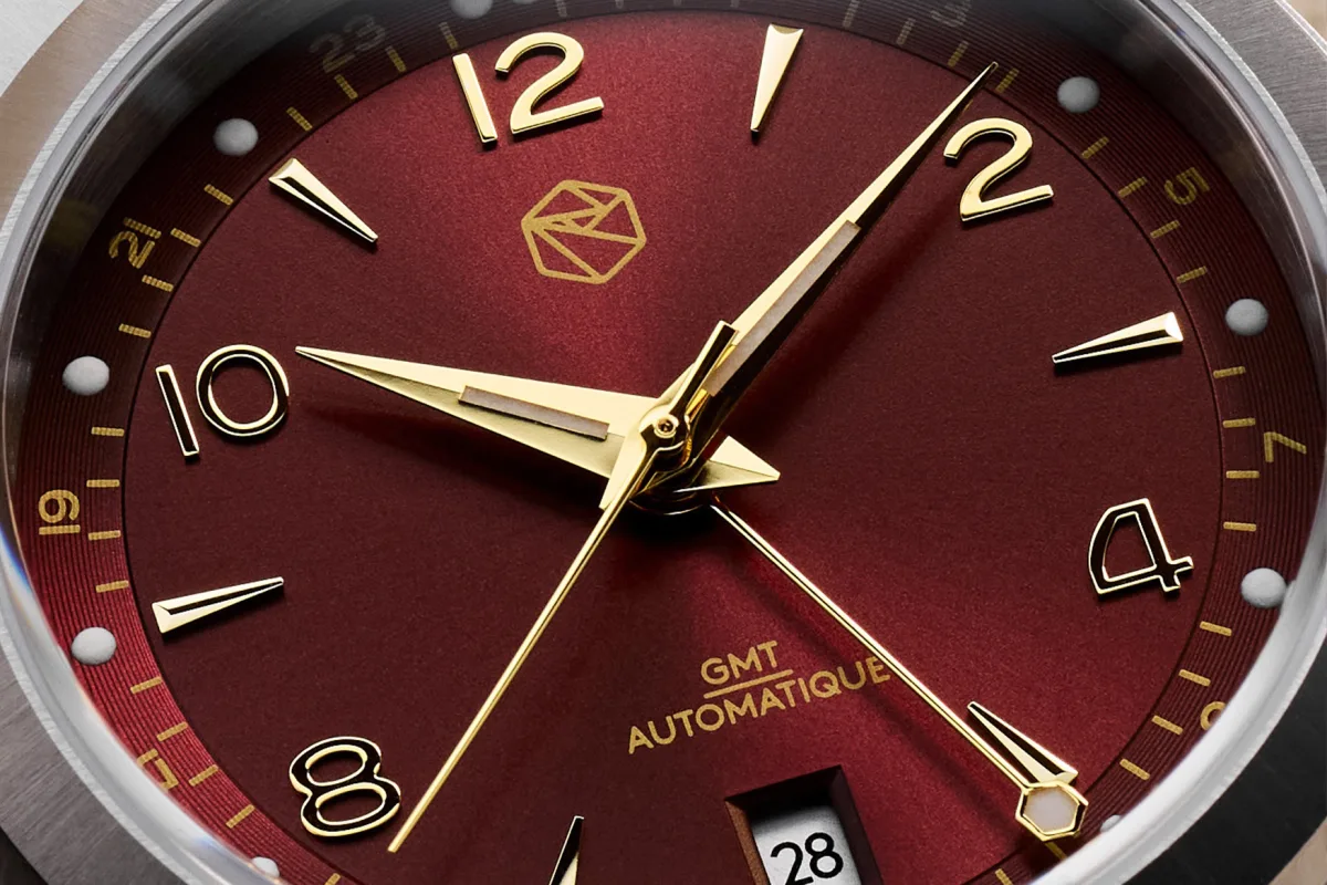 Hour markers and 24-hour scale on the Manime La Méridienne dial