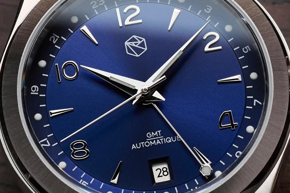 Different dial color options for Manime La Méridienne