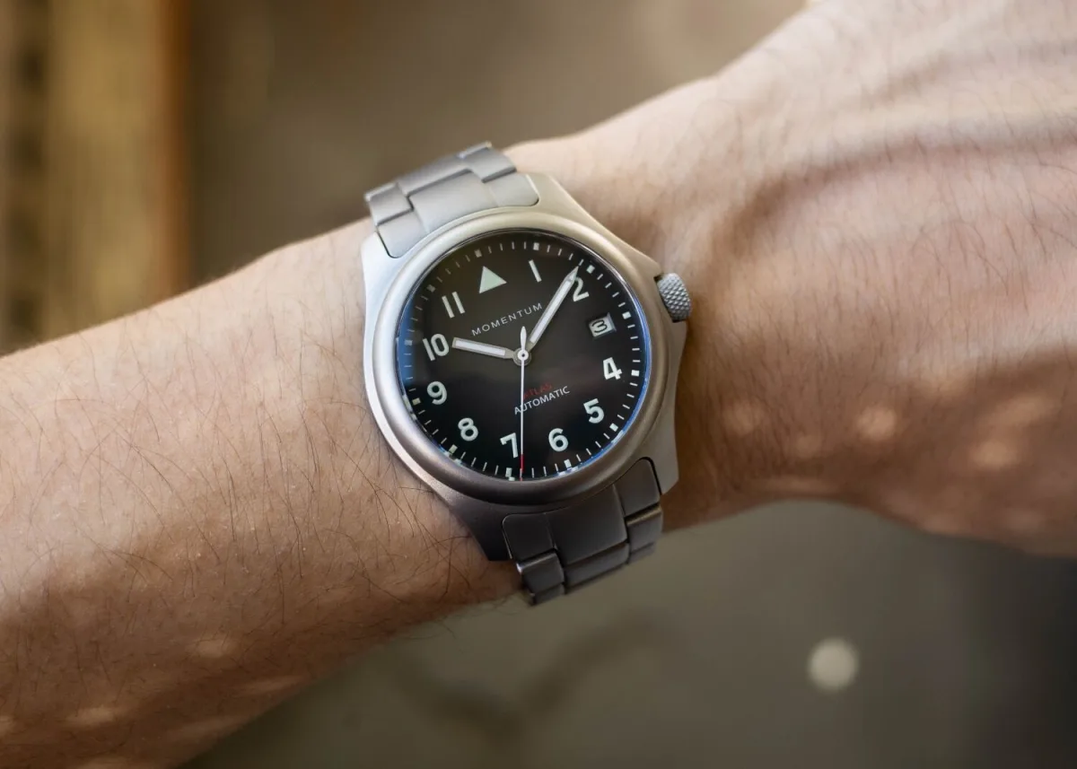 Momentum Atlas fitting perfectly on a 16.5 cm wrist