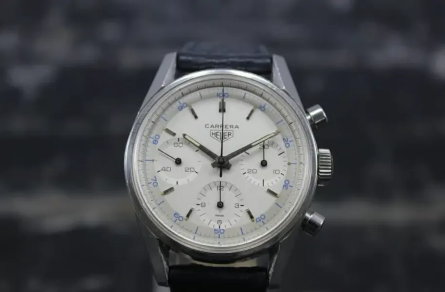 Decimal scale on a Heuer Carrera 2447D