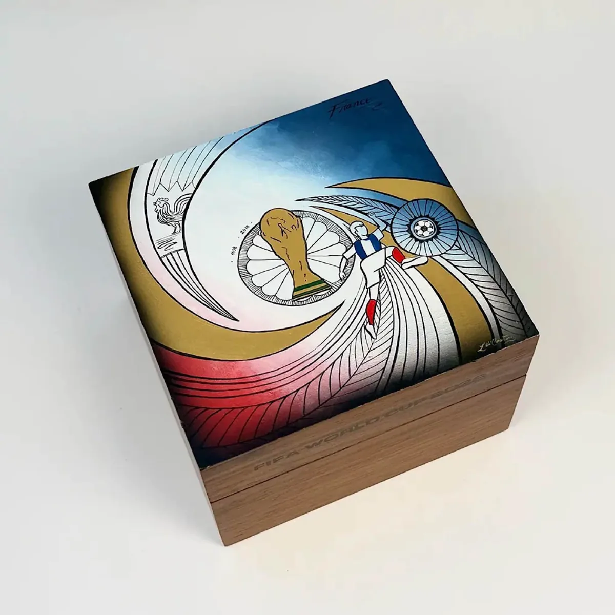 Hand-painted box by Lili Cantero