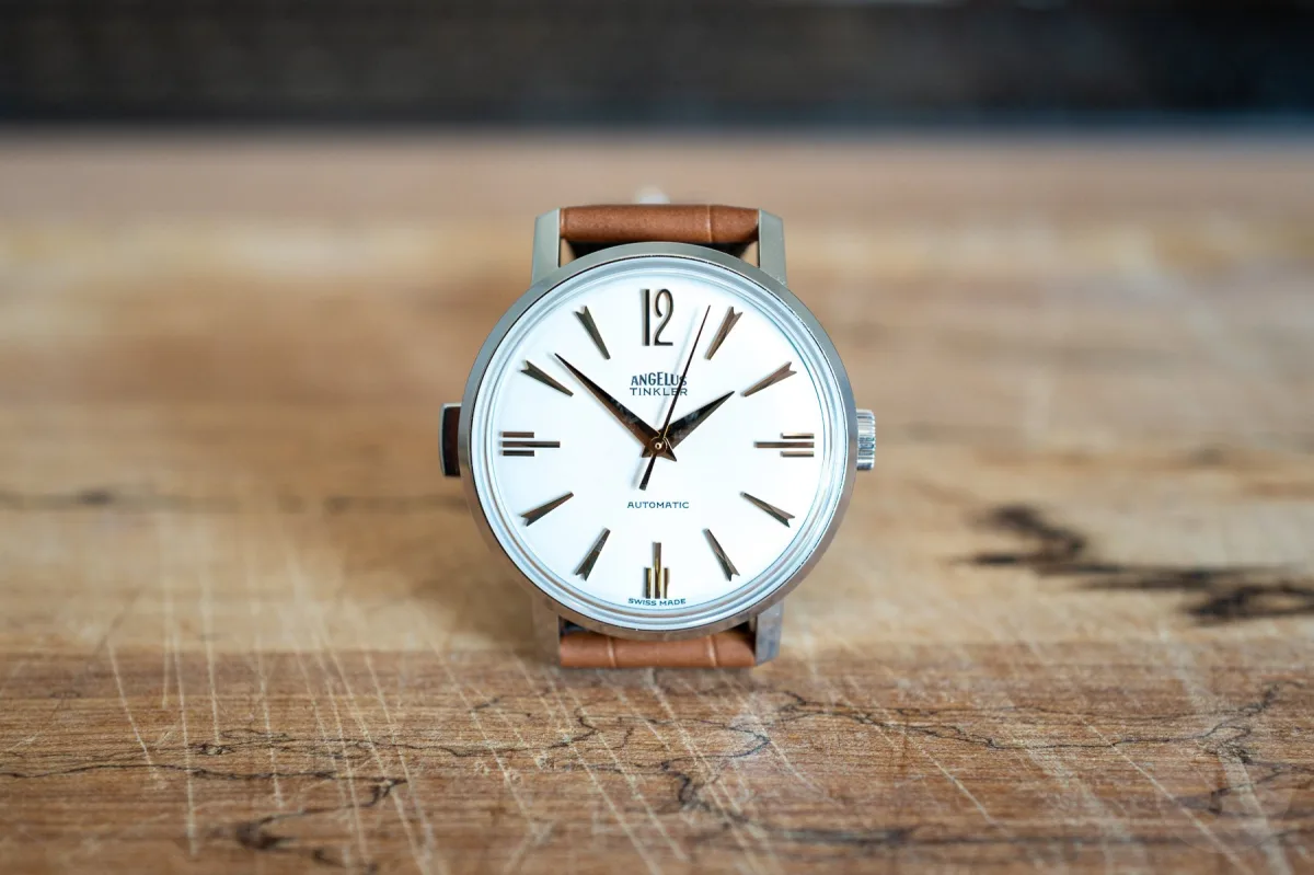 Angelus Tinkler 1958 showing detailed dial and indices