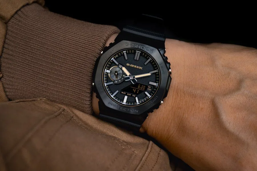 GM2100LXB models with metal bezel