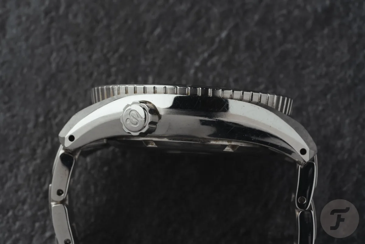 Nodus Sector GMT watch review highlight