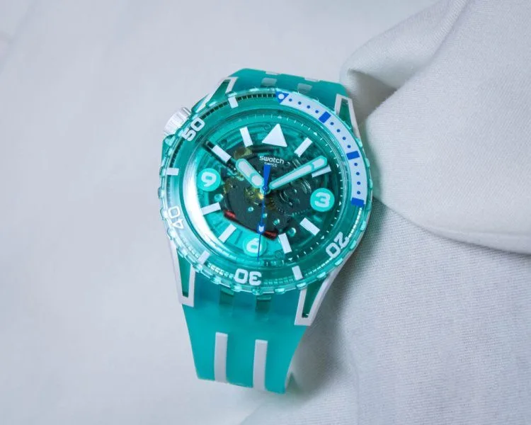 Swatch SCUBAQUA dials and blue color accents