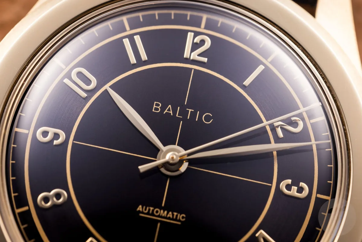 Baltic HMS 002 watch with vintage design