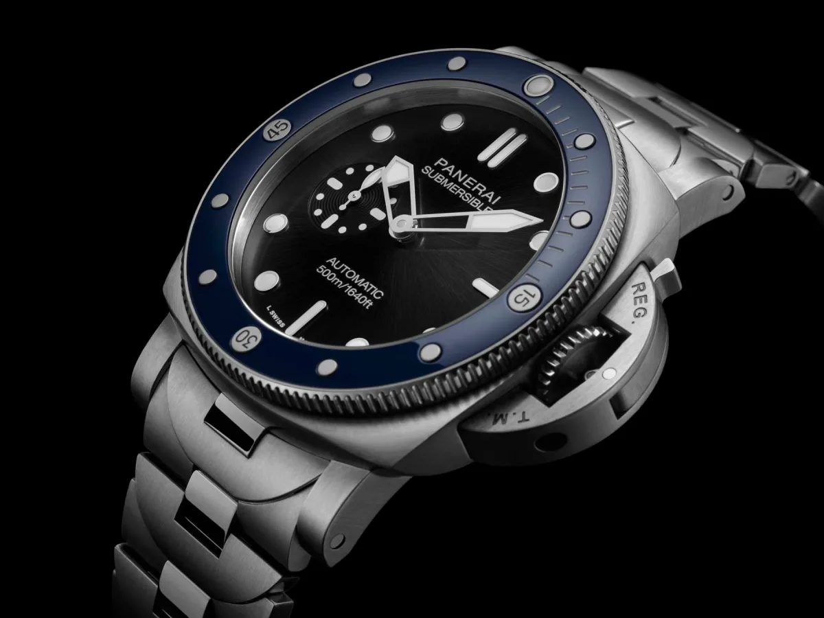 Panerai Submersible PAM01756 overall features