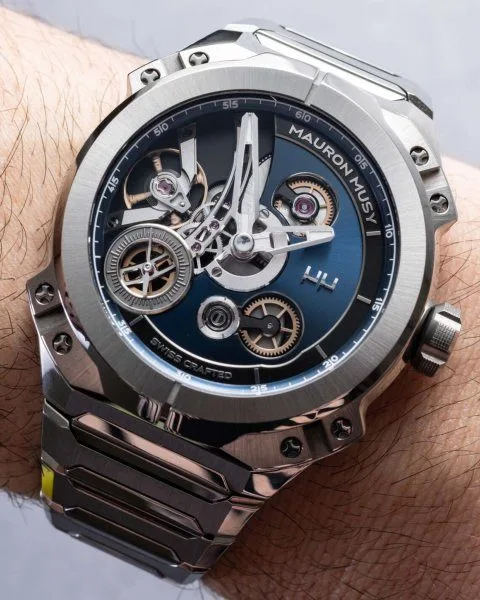 Calibre MM03 movement with micro-rotor in Mauron Musy NODE°