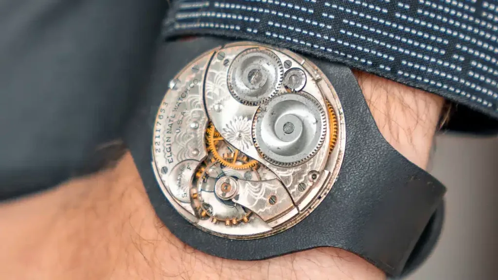 Mechanical watch as an adornment