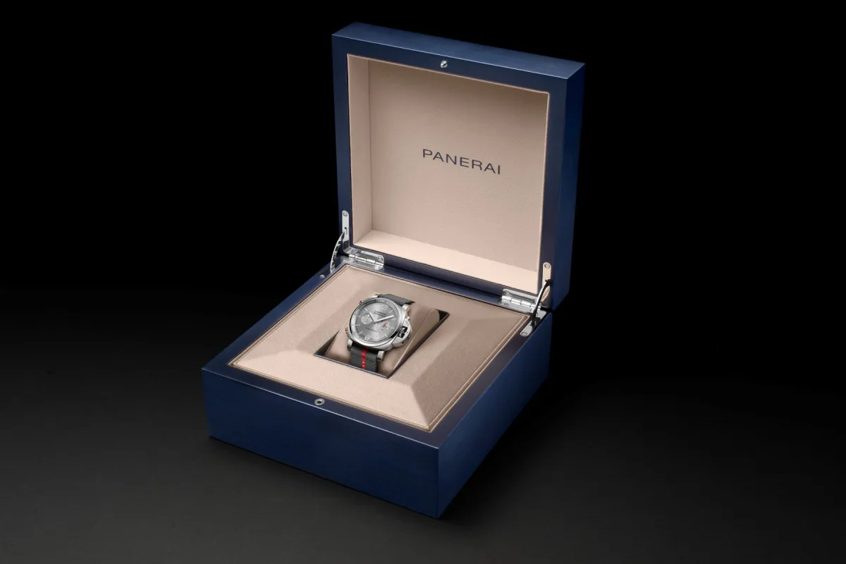 Luminor Luna Rossa Chrono PAM01768 tachymetric scale