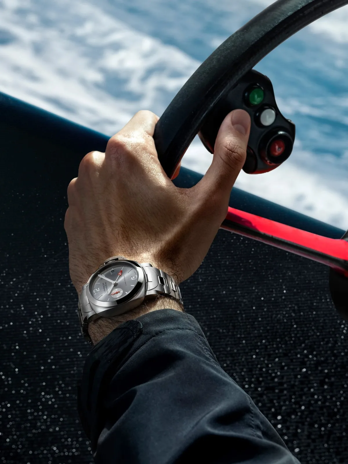 Luminor Luna Rossa GMT PAM01791 with metal bracelet