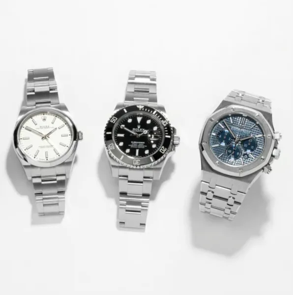 Classic watch design with restrained colors