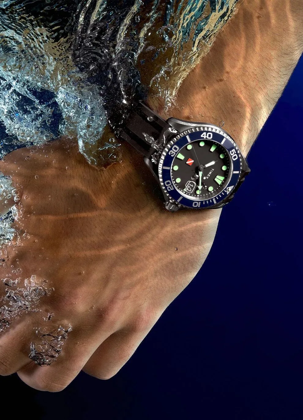 Timex Tiburón Automatic with black dial and Super-LumiNova
