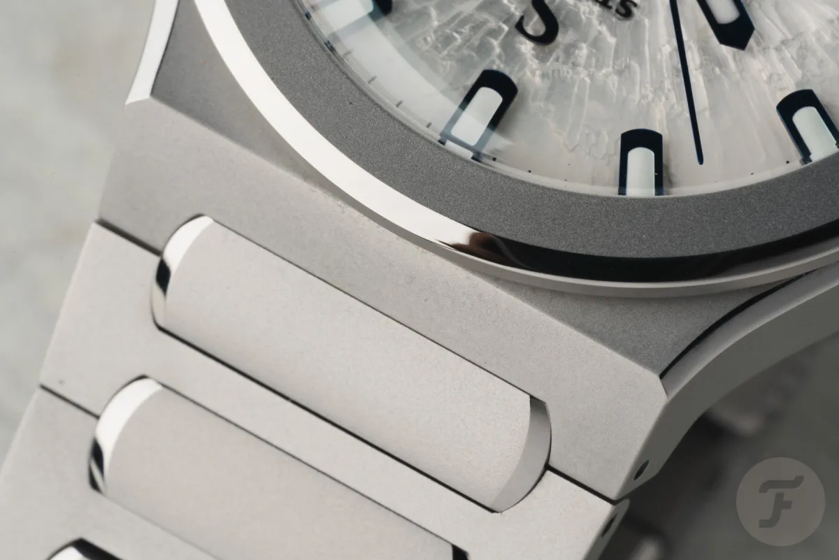 Straum Frozen Metal Titanium watch case specifications