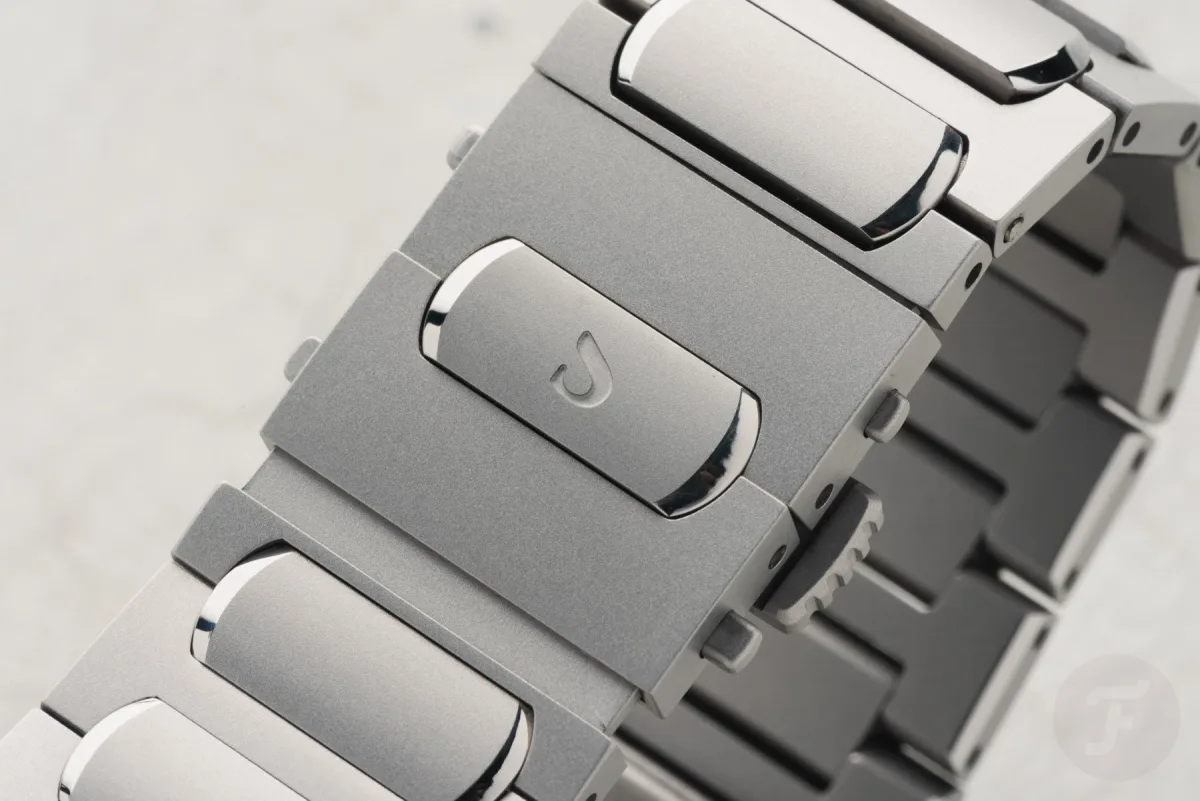 Straum watch bracelet design details