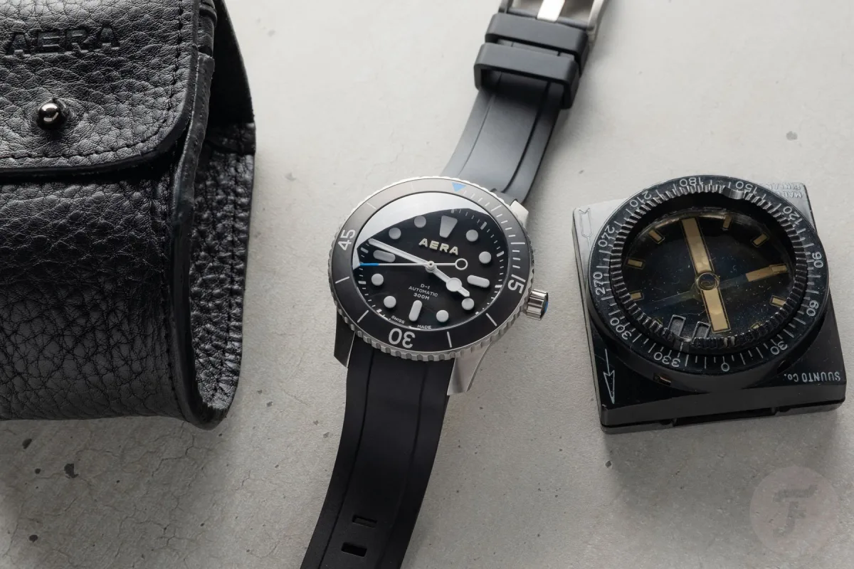Limited edition Aera D-1 Diver with black dial