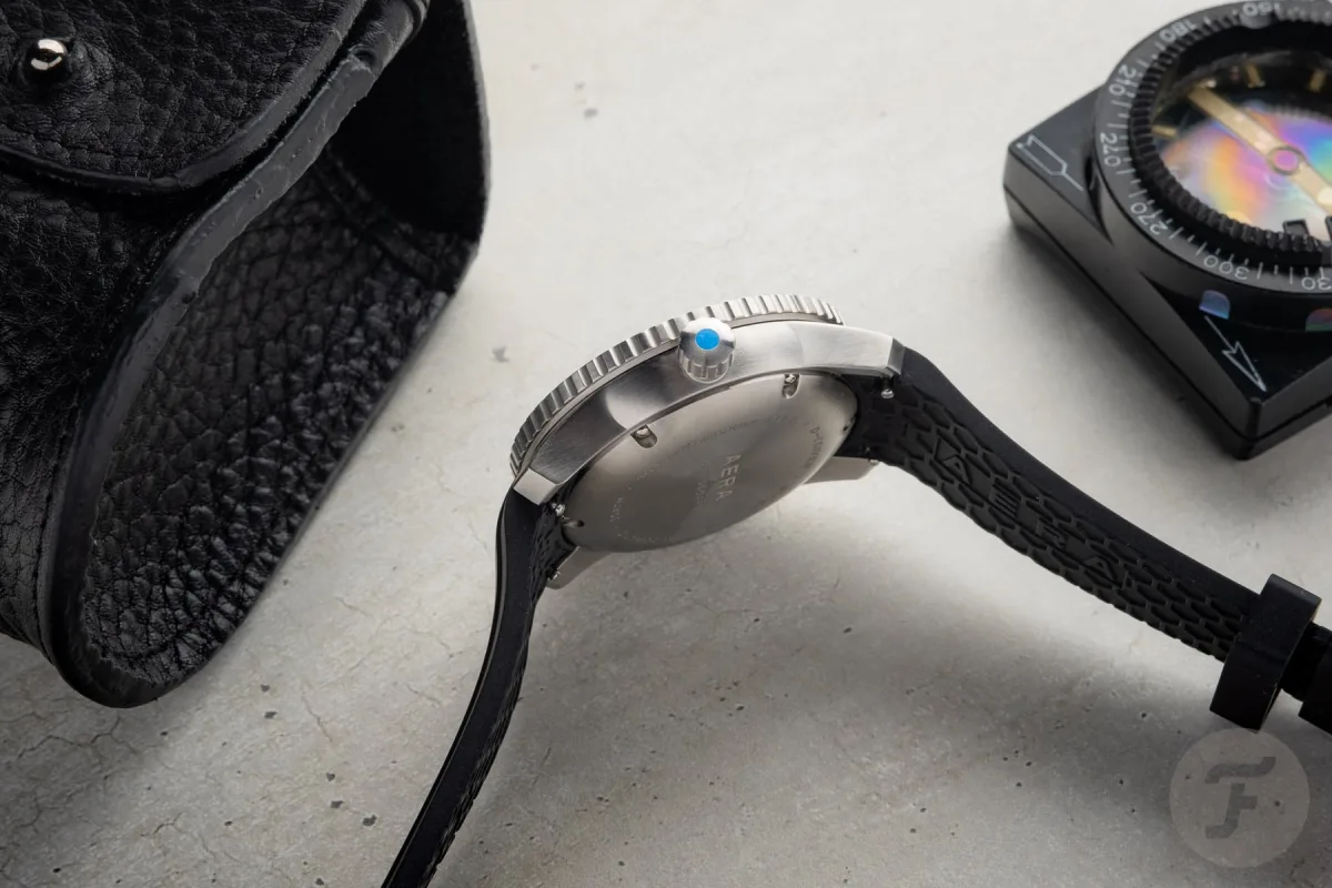 Aera D-1 Diver crown with blue dot