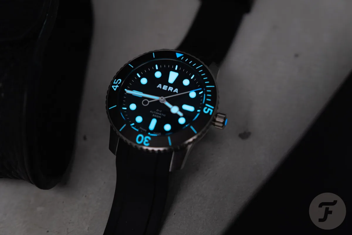 Aera D-1 Diver 3D indices on dial