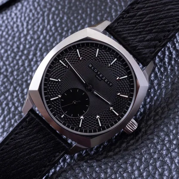 Blütezeit No. 2 watch display