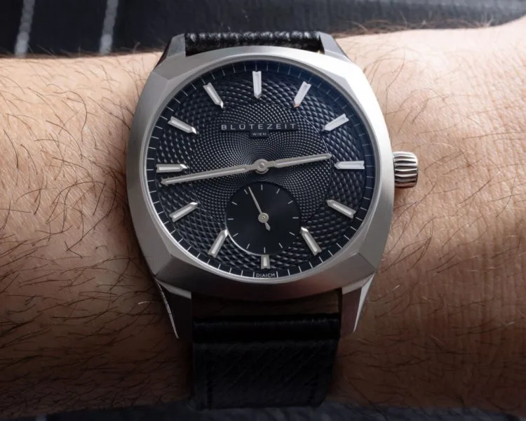 Close-up of Blütezeit No. 2 dial