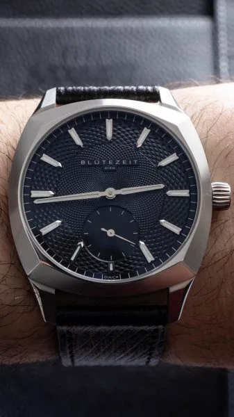 Guilloché pattern on Blütezeit No. 2