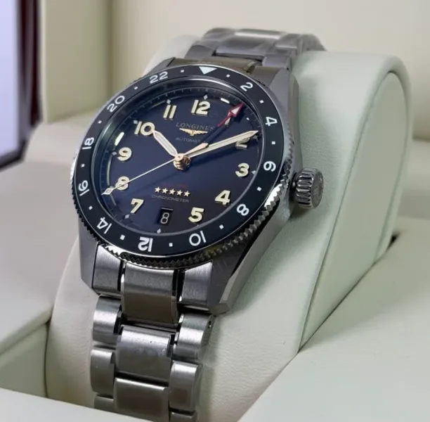 Comparison of GMT and world timer watch dials