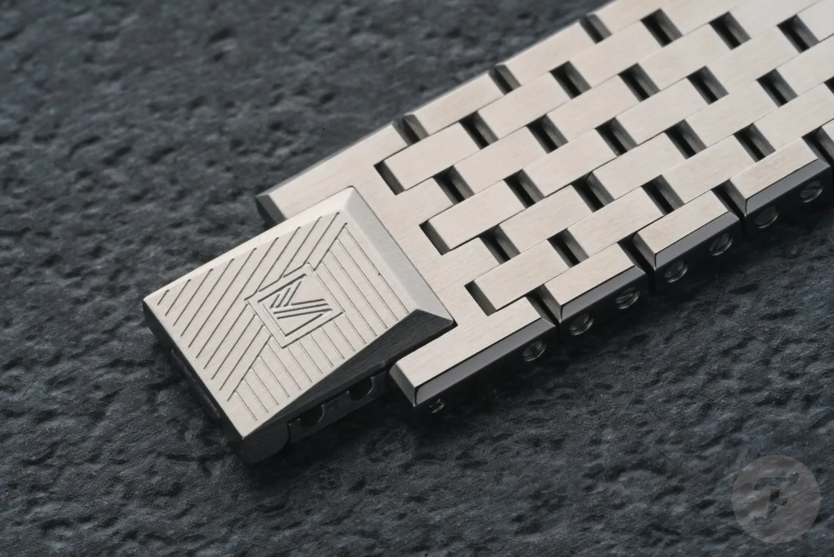 March LA.B AM2 XS watch with green sapphire glass