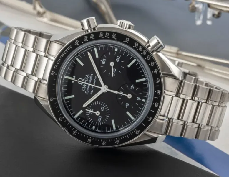 Omega Speedmaster Reduced watch with automatic movement