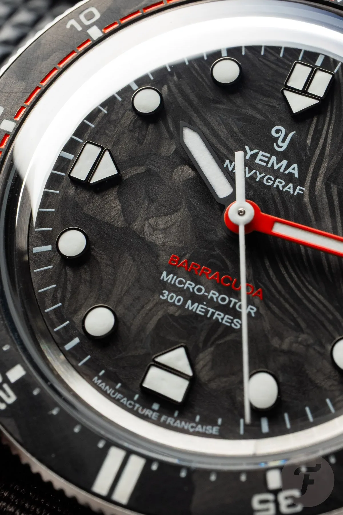 Dial of Yema Navygraf Barracuda CMM.20 with red accents