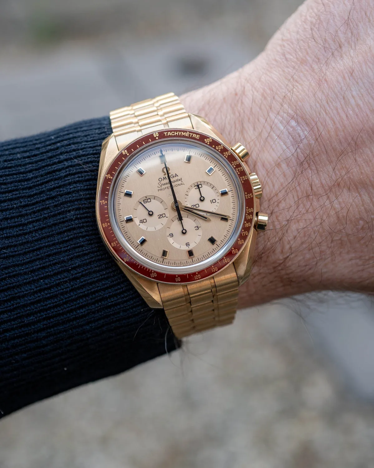Swatch MoonSwatch Mission To The Moon 1969 watch with Moonshine Gold dial