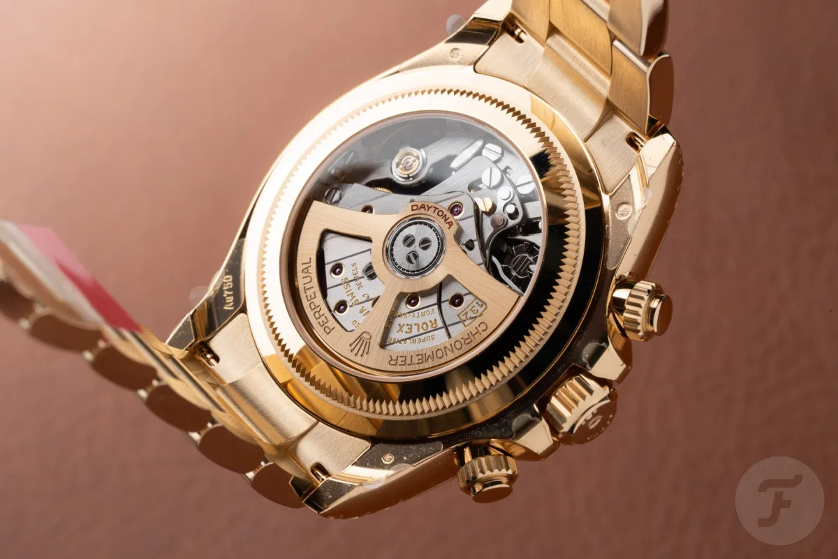 Details of the yellow gold Rolex Daytona Le Mans