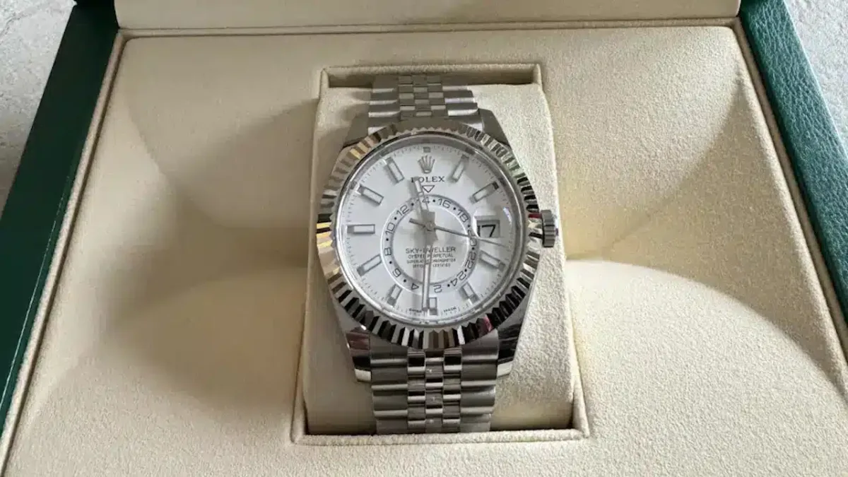 Watches That Retain Their Value: Reliable Options