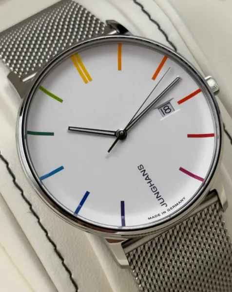 Minimalist Bauhaus watch dial and case