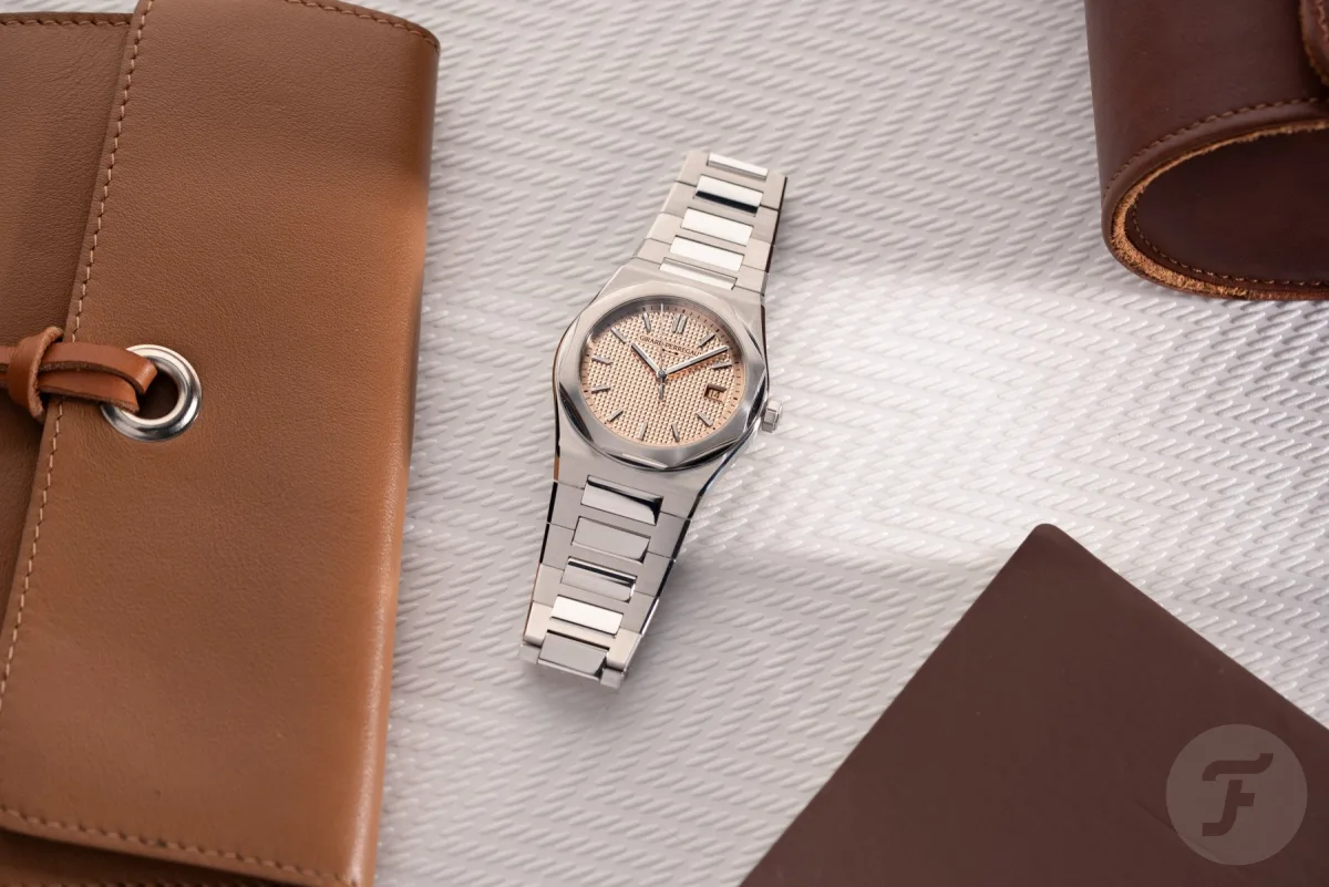 Detailed view of GP Laureato Fifty's dial