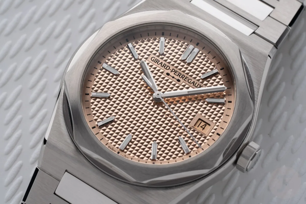 Close-up of GP4800 movement