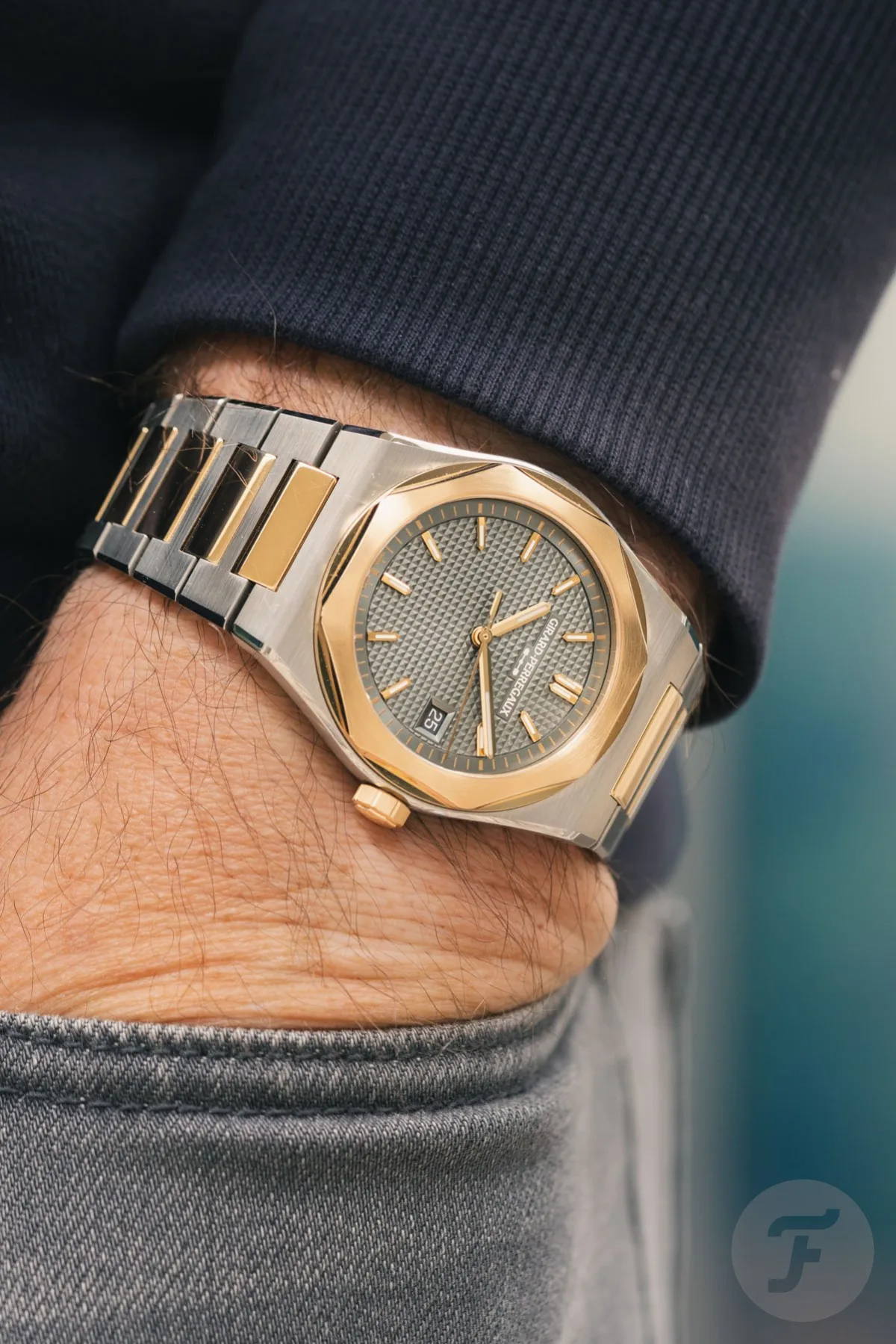 Girard-Perregaux Laureato Fifty in steel
