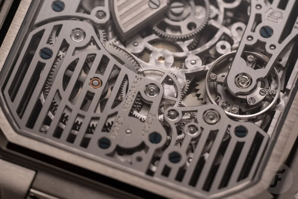 View of the 28-28 Q SQU movement
