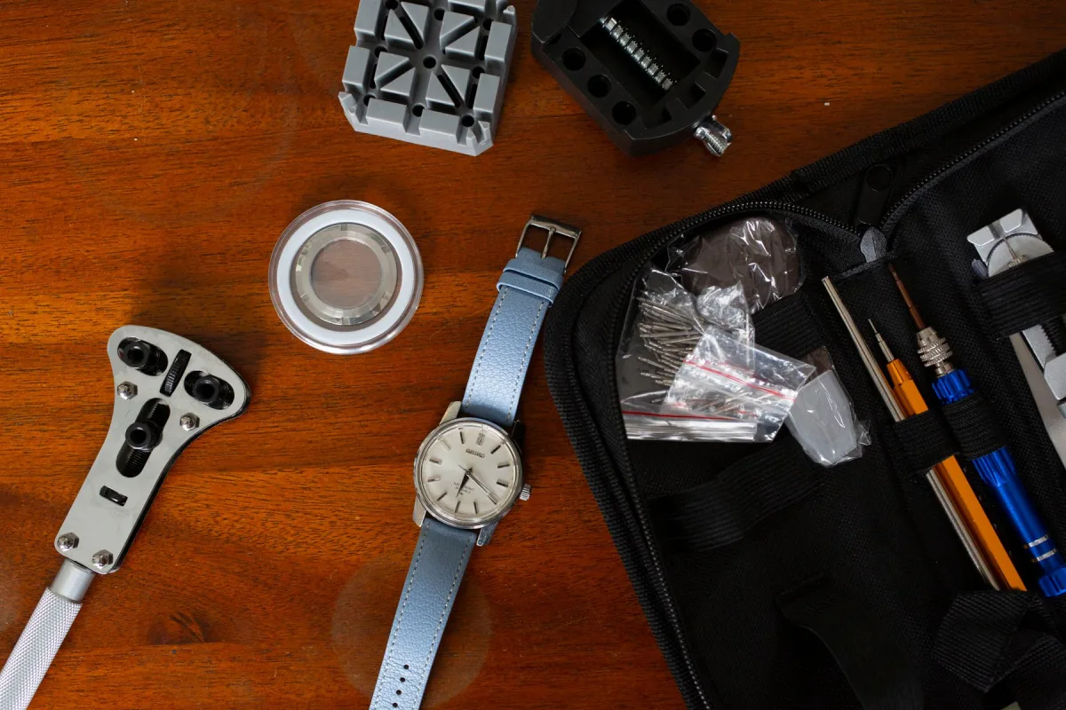 Vintage King Seiko 44-9990 with dial exposed