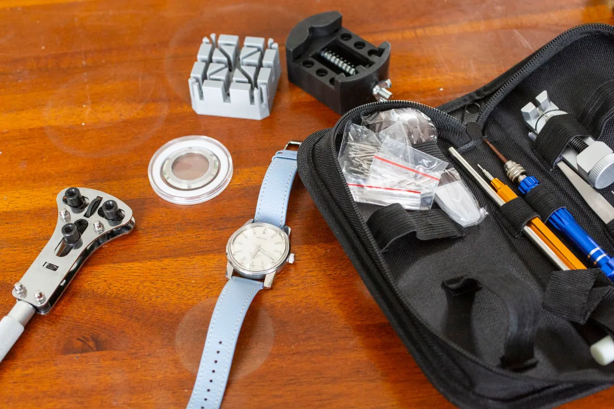 Watch tool kit for modifying watches
