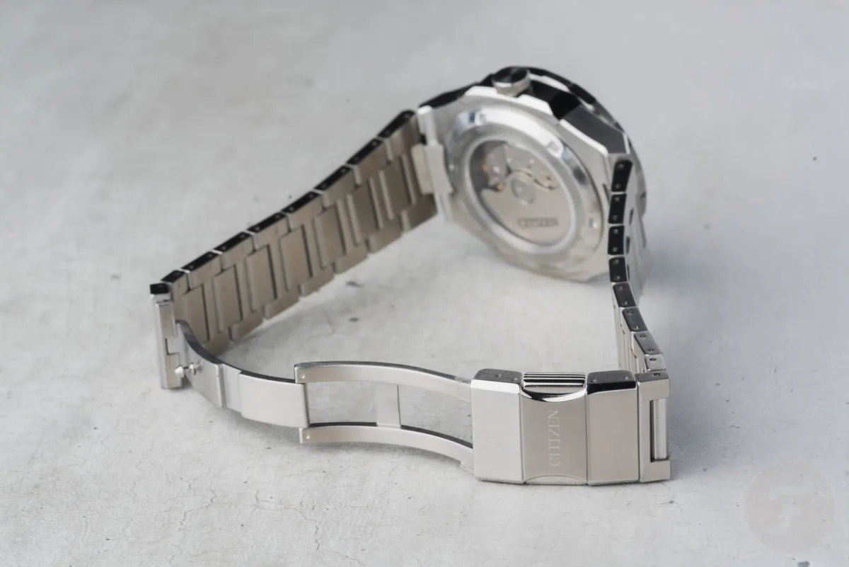 Citizen Series 8 880 GMT with proprietary automatic caliber 9054