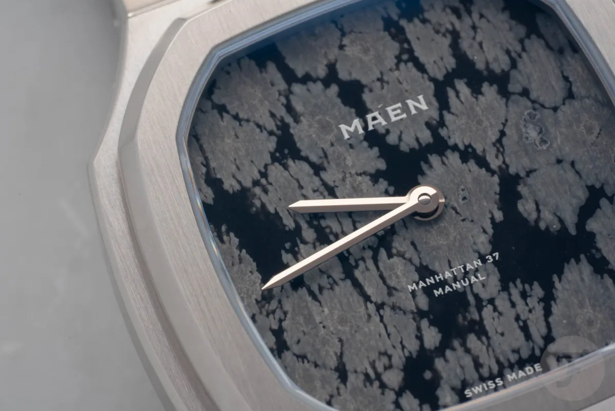 Maen Manhattan Ultra-Slim 37 Snowflake Obsidian