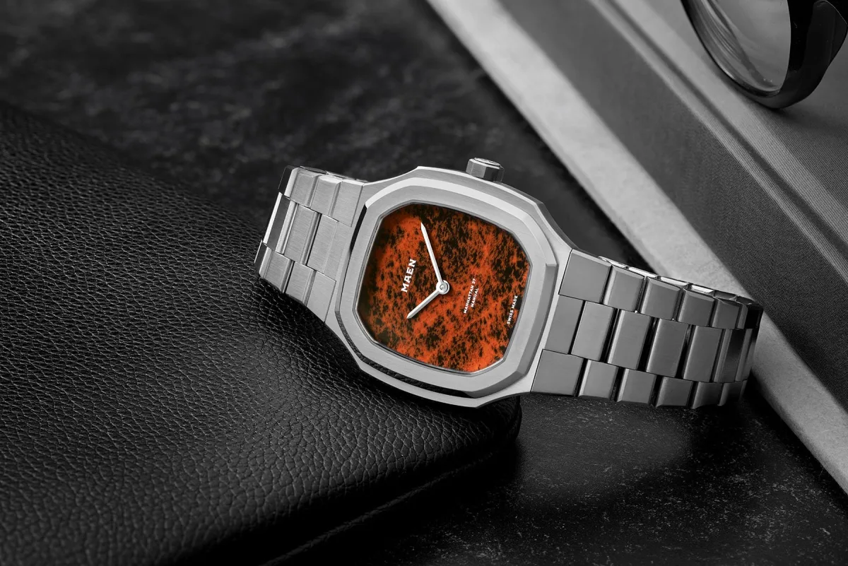 Maen Manhattan 37 Ultra-Thin integrated bracelet