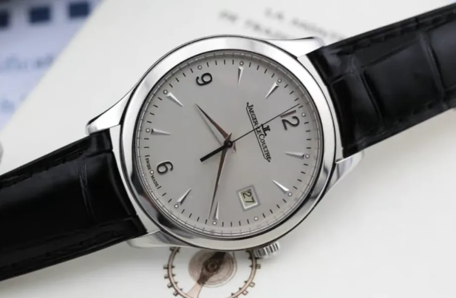 Jaeger-LeCoultre Master Control Date with silver dial and thin hands