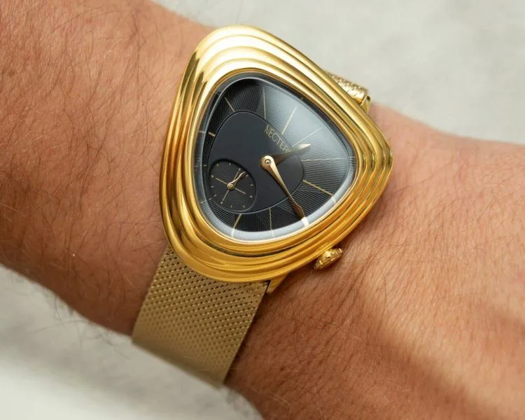 Nectere Eclipse watch case side view