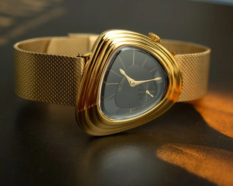 Nectere Eclipse watch crown