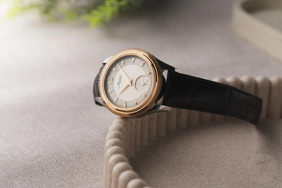 Minerva The Unveiled Crownless side view showing bezel