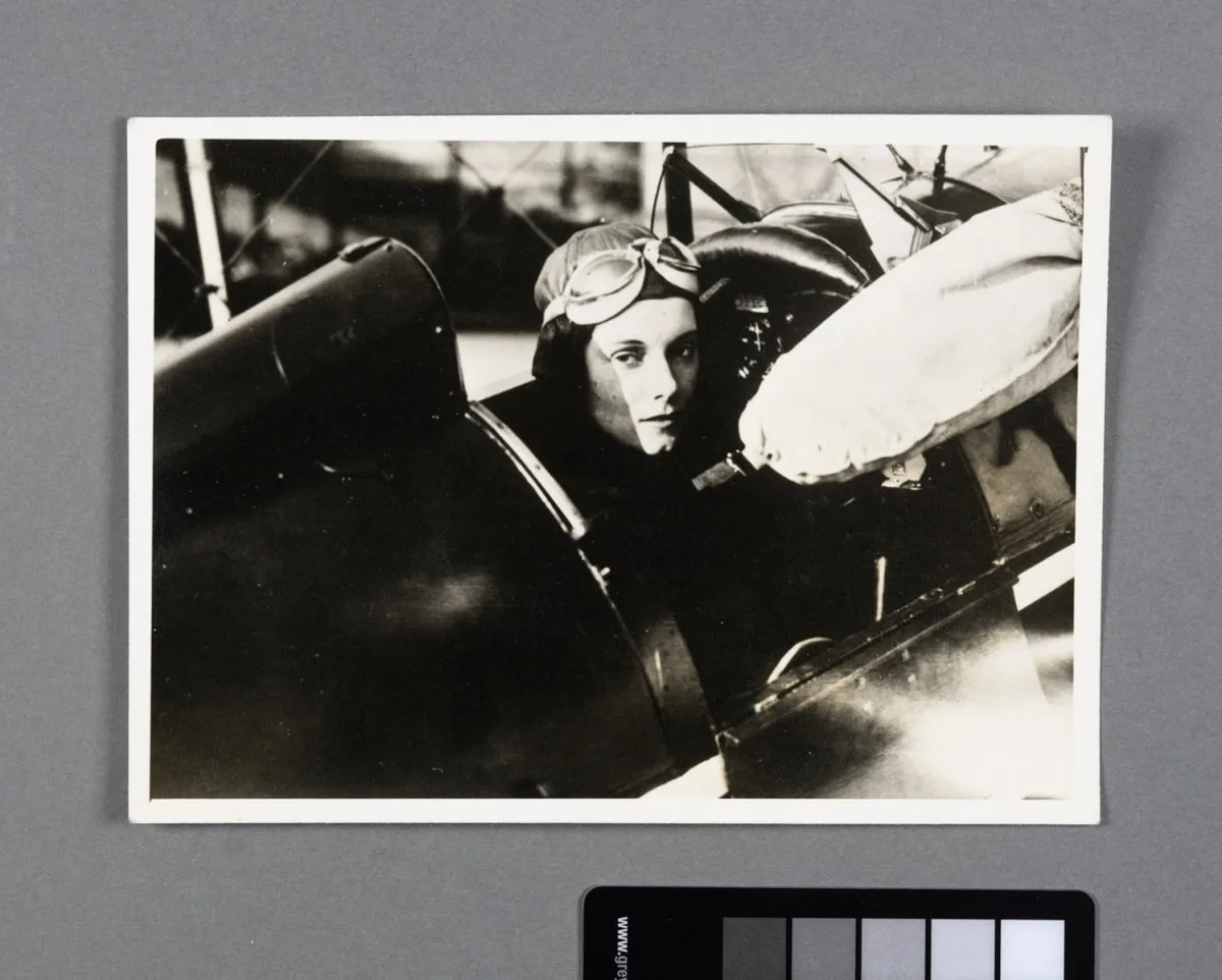 Jean Batten's flight logs and instruments